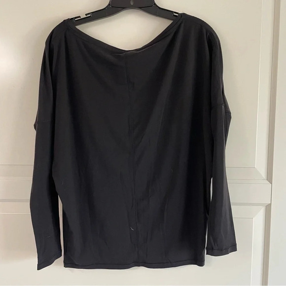 Athleta essence flow top solid black 11726 - Picture 3 of 6